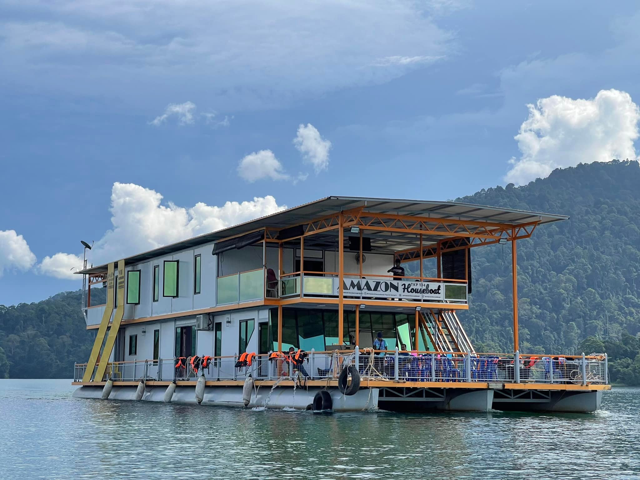 Amazon Houseboat